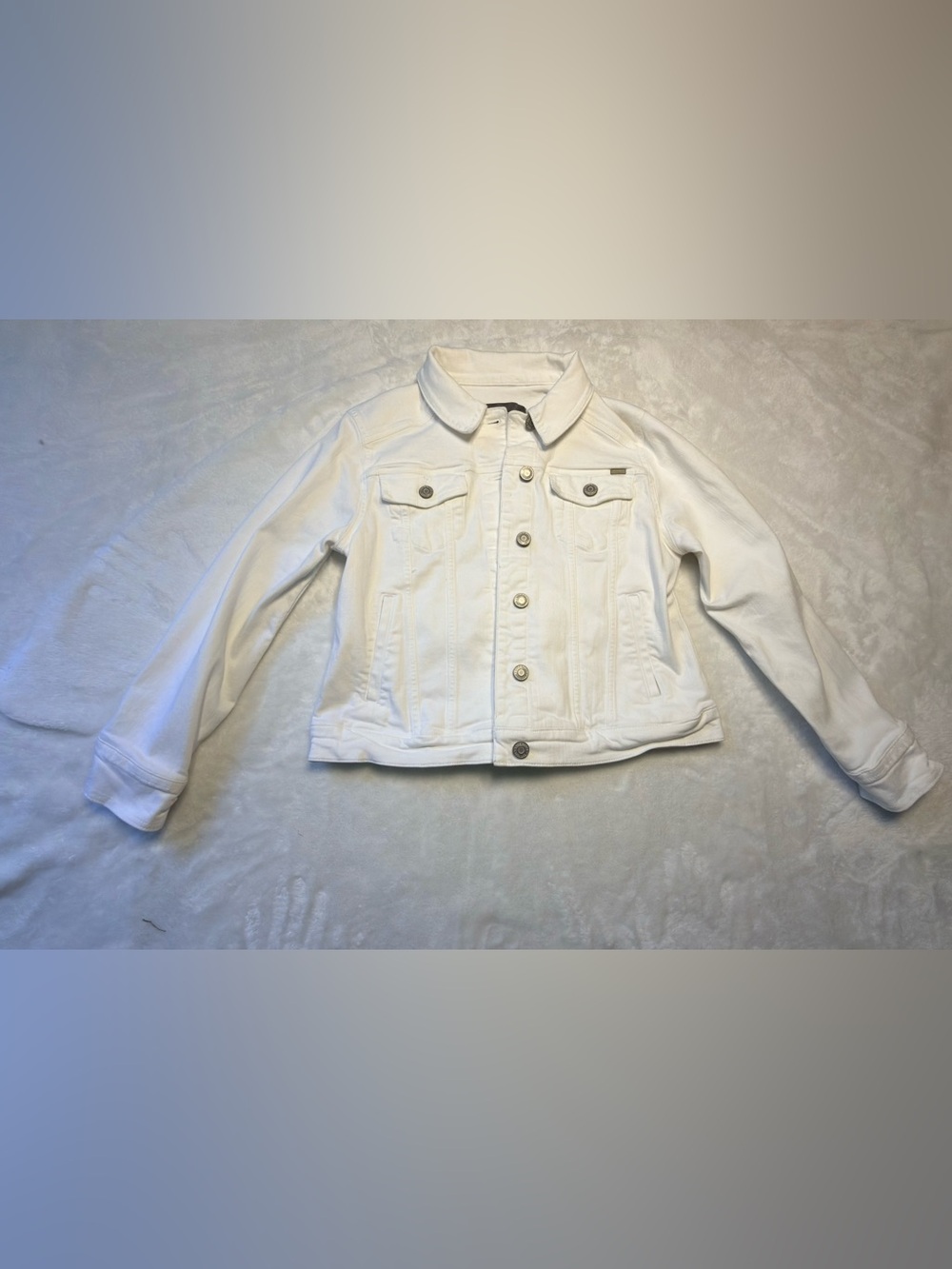 Eddie Bauer Classic White Jean Denim Jacket - Size Petite Medium (PM)